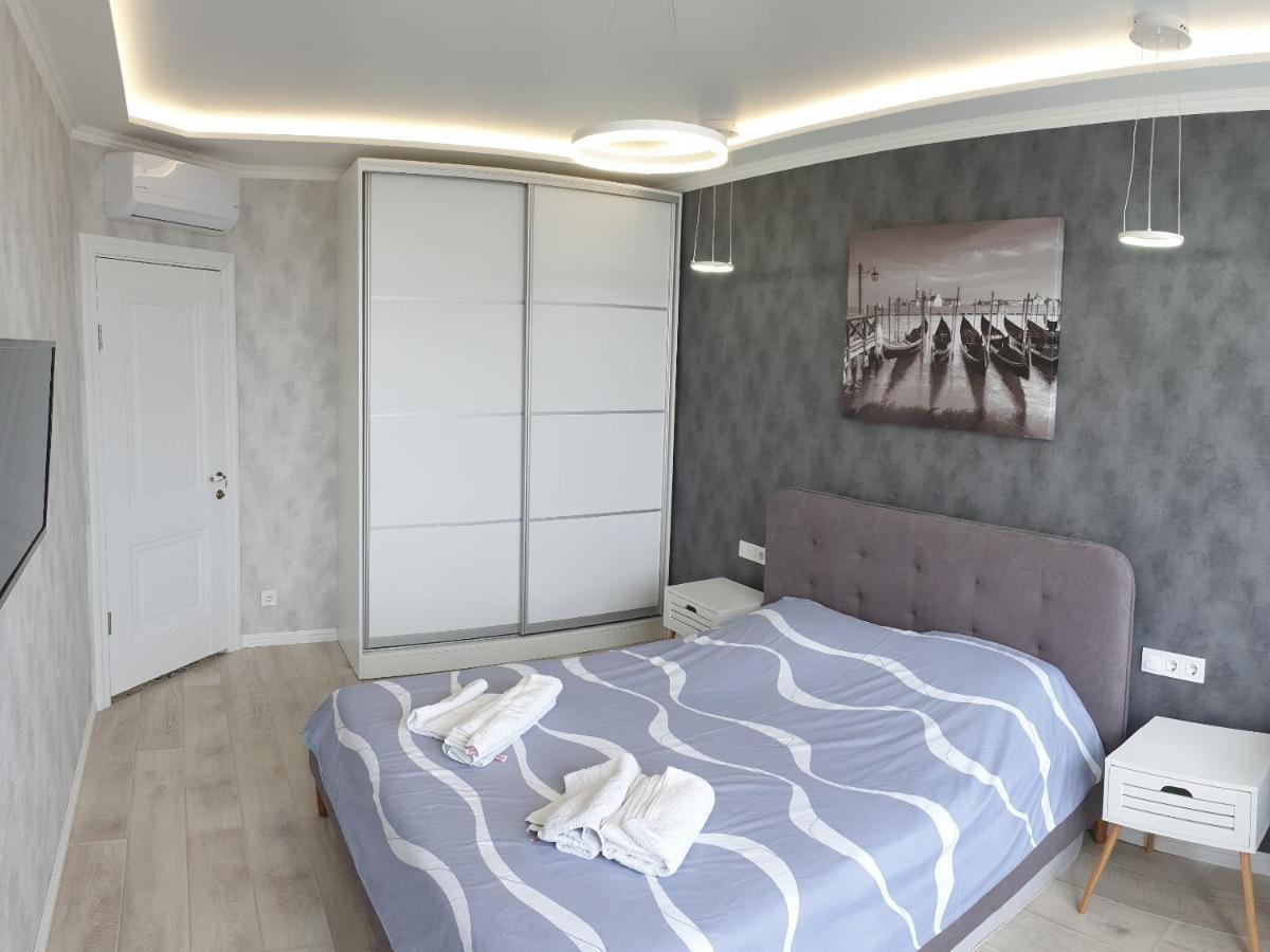 Apartment Sky 24 Floor In Centre Odesa Exterior foto